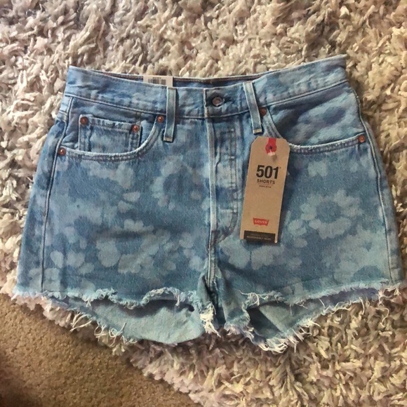 LEVIS 501 High Rise Shorts NWT - Picture 11 of 15